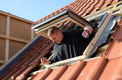 Pose de fenêtres de toit Velux à Winnezeele